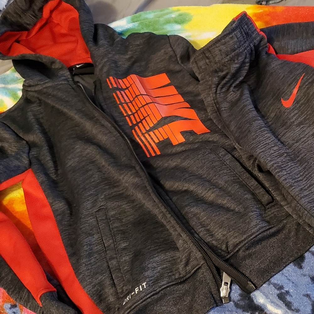 Nike Boys sweat suit